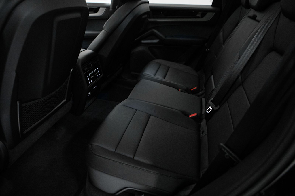 Thumbnail: 2026 Porsche Cayenne - 11