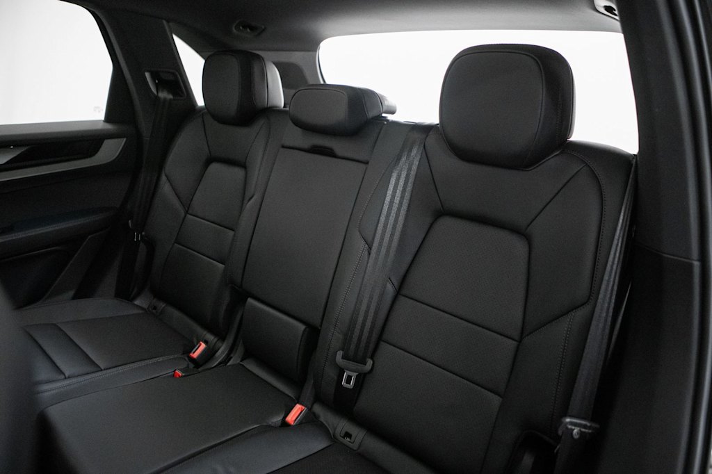 Thumbnail: 2026 Porsche Cayenne - 39