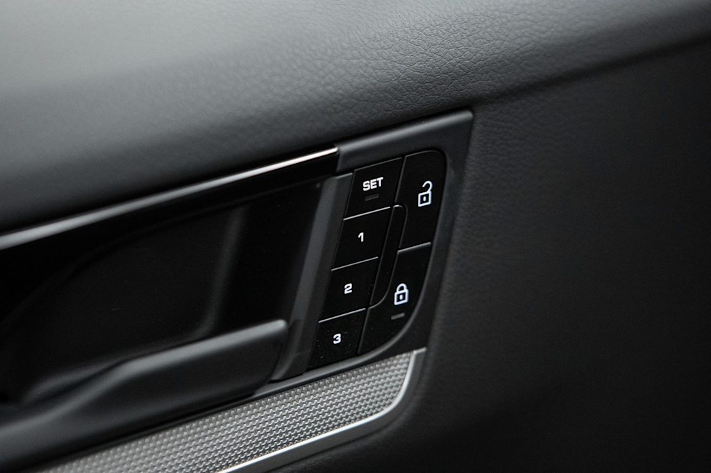 Thumbnail: 2026 Porsche Cayenne - 29