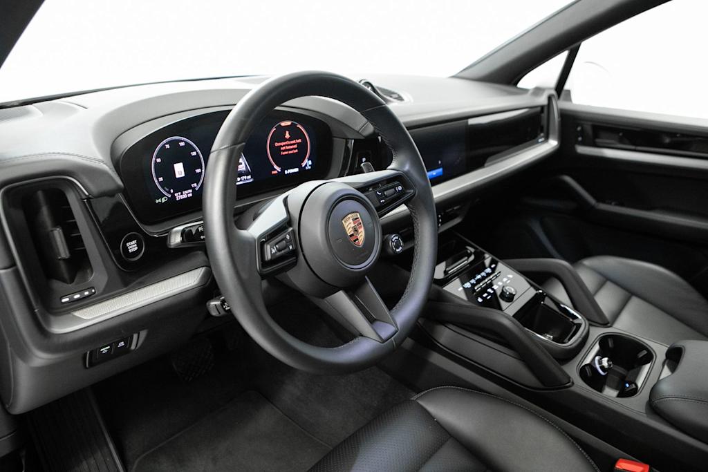 Thumbnail: 2025 Porsche Cayenne - 2