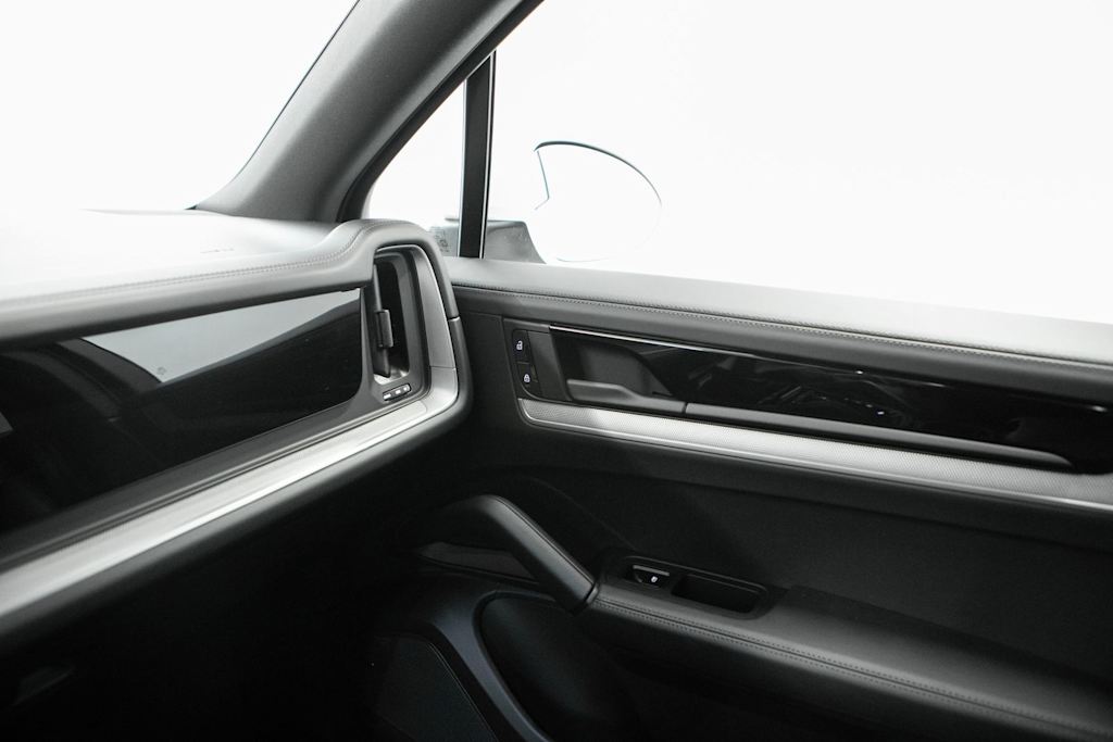 Thumbnail: 2025 Porsche Cayenne - 29