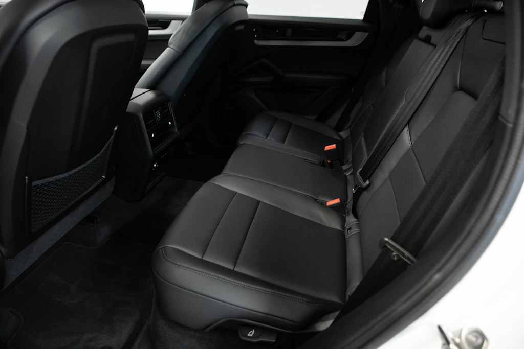 Thumbnail: 2025 Porsche Cayenne - 32