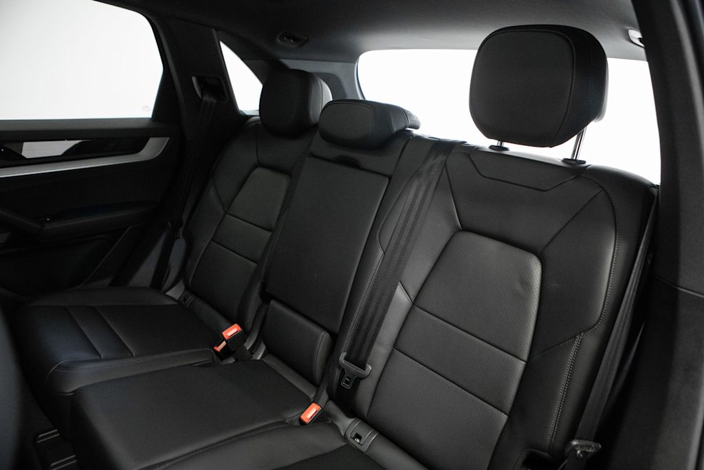 Thumbnail: 2025 Porsche Cayenne - 35