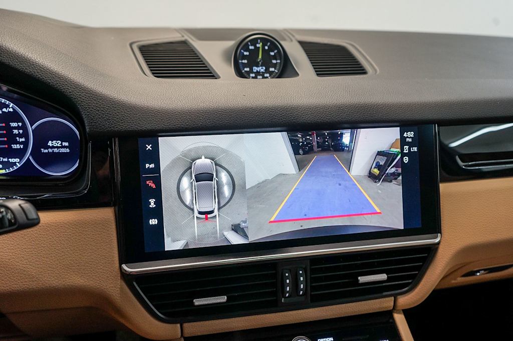 Thumbnail: 2023 Porsche Cayenne - 28