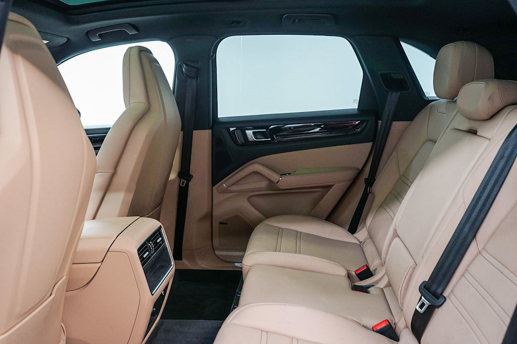 Thumbnail: 2023 Porsche Cayenne - 13