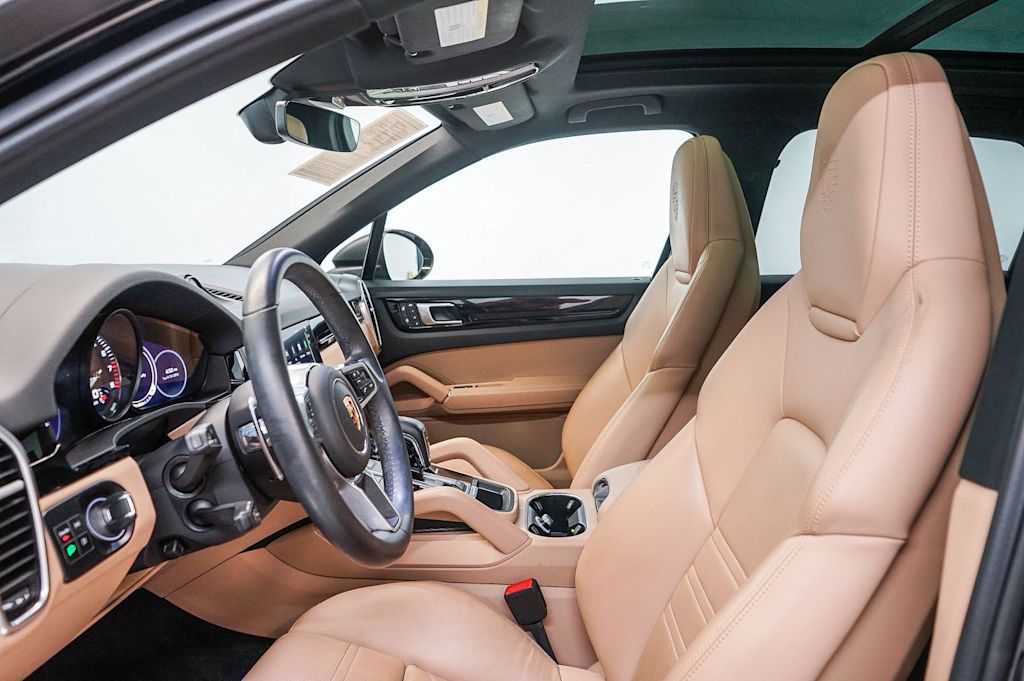 Thumbnail: 2023 Porsche Cayenne - 25