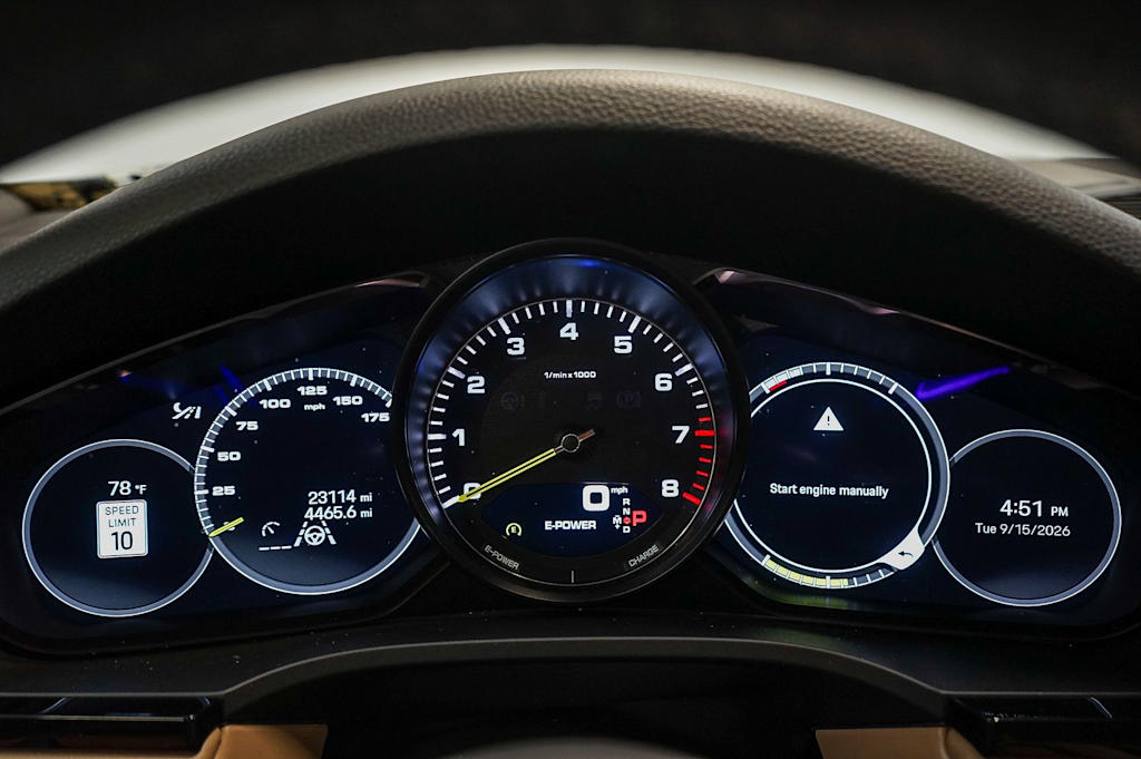 Thumbnail: 2023 Porsche Cayenne - 17