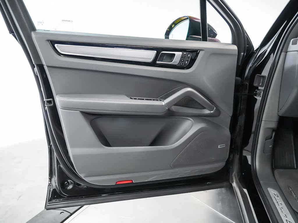 Thumbnail: 2023 Porsche Cayenne - 28