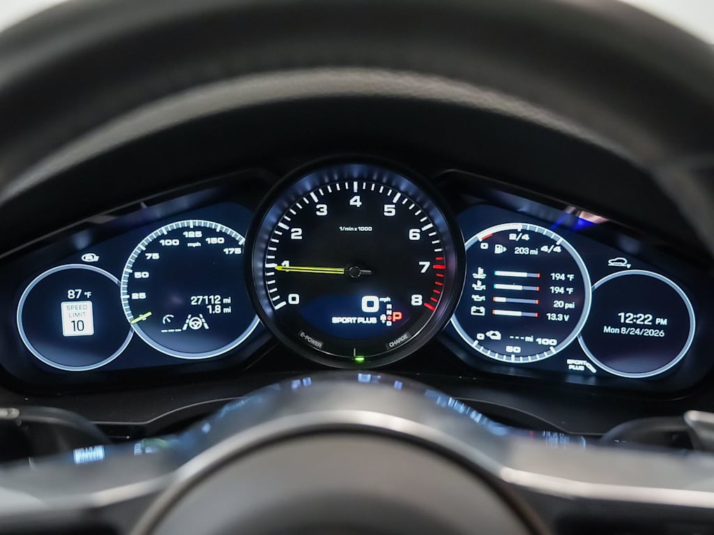 Thumbnail: 2023 Porsche Cayenne - 17
