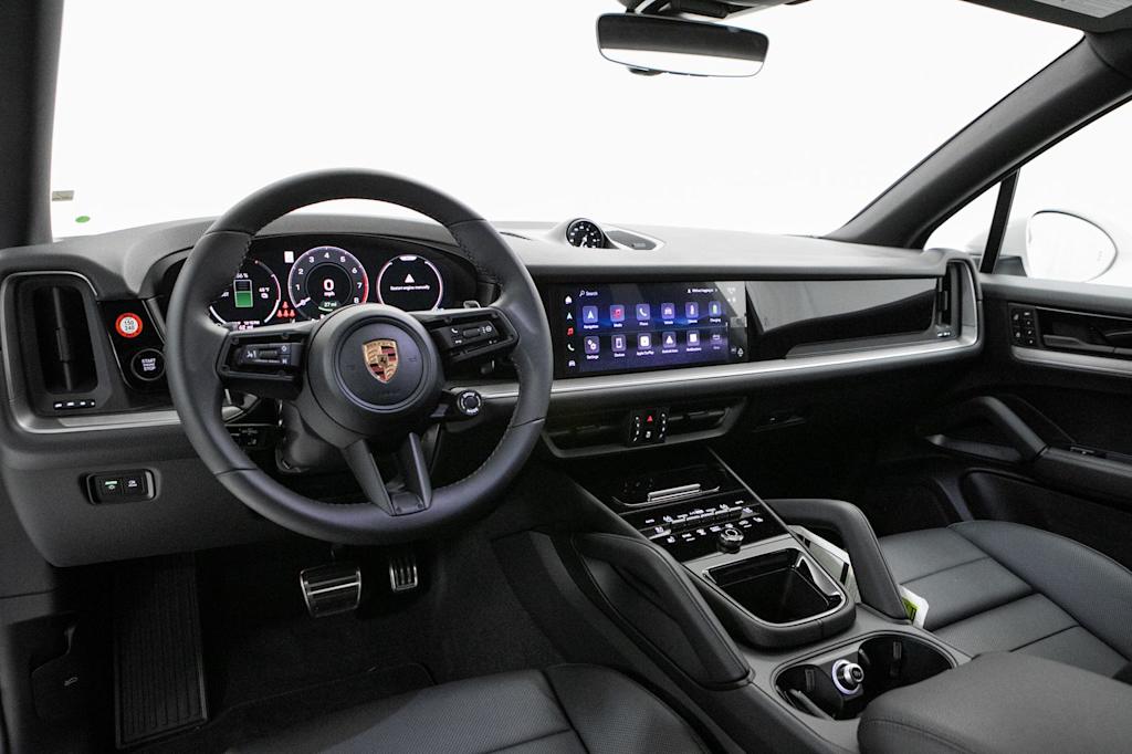 Thumbnail: 2026 Porsche Cayenne - 6