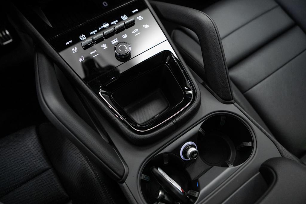 Thumbnail: 2026 Porsche Cayenne - 32