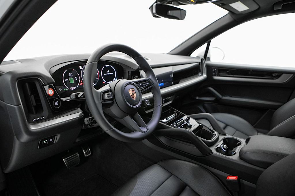Thumbnail: 2026 Porsche Cayenne - 2