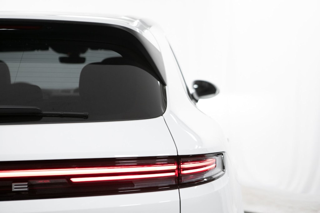 Thumbnail: 2026 Porsche Cayenne - 26