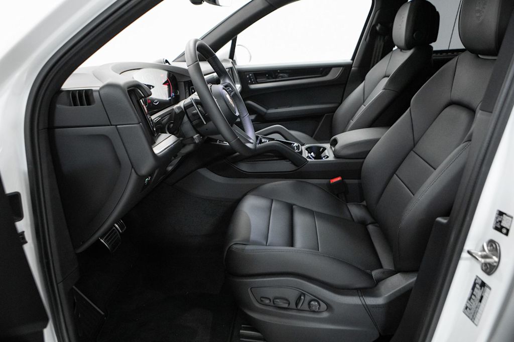 Thumbnail: 2026 Porsche Cayenne - 8