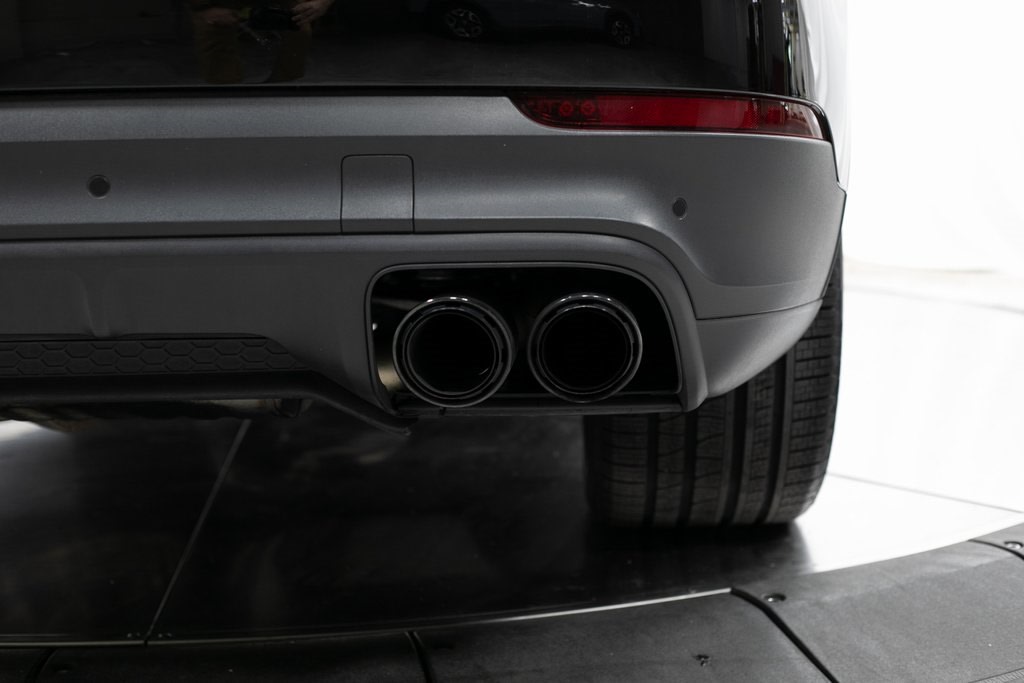 Thumbnail: 2022 Porsche Cayenne - 34