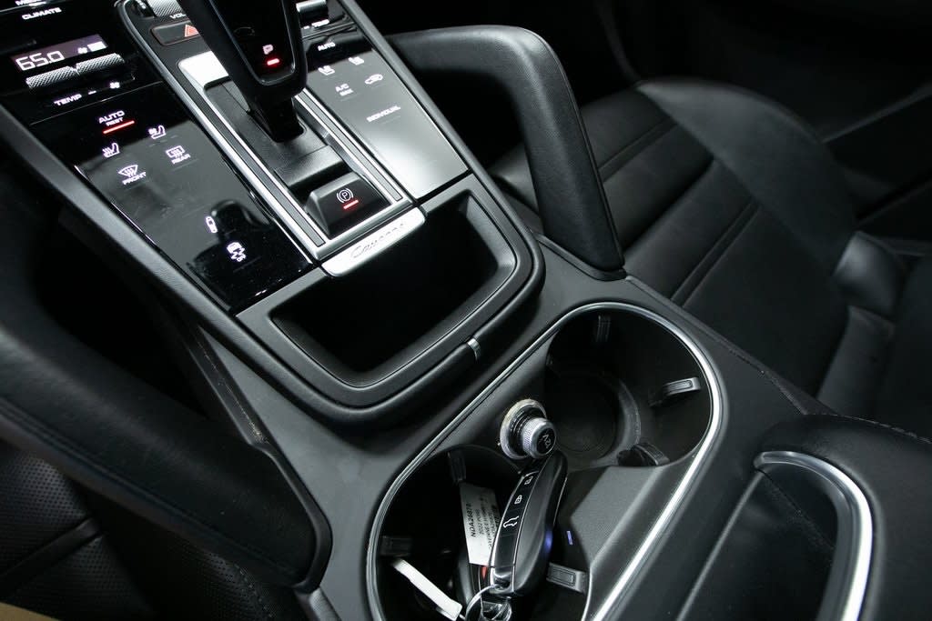 Thumbnail: 2022 Porsche Cayenne - 24