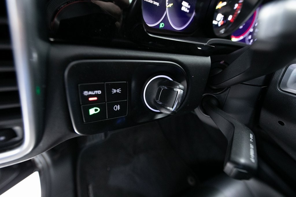 Thumbnail: 2022 Porsche Cayenne - 22