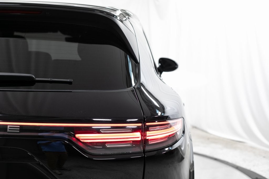 Thumbnail: 2022 Porsche Cayenne - 35