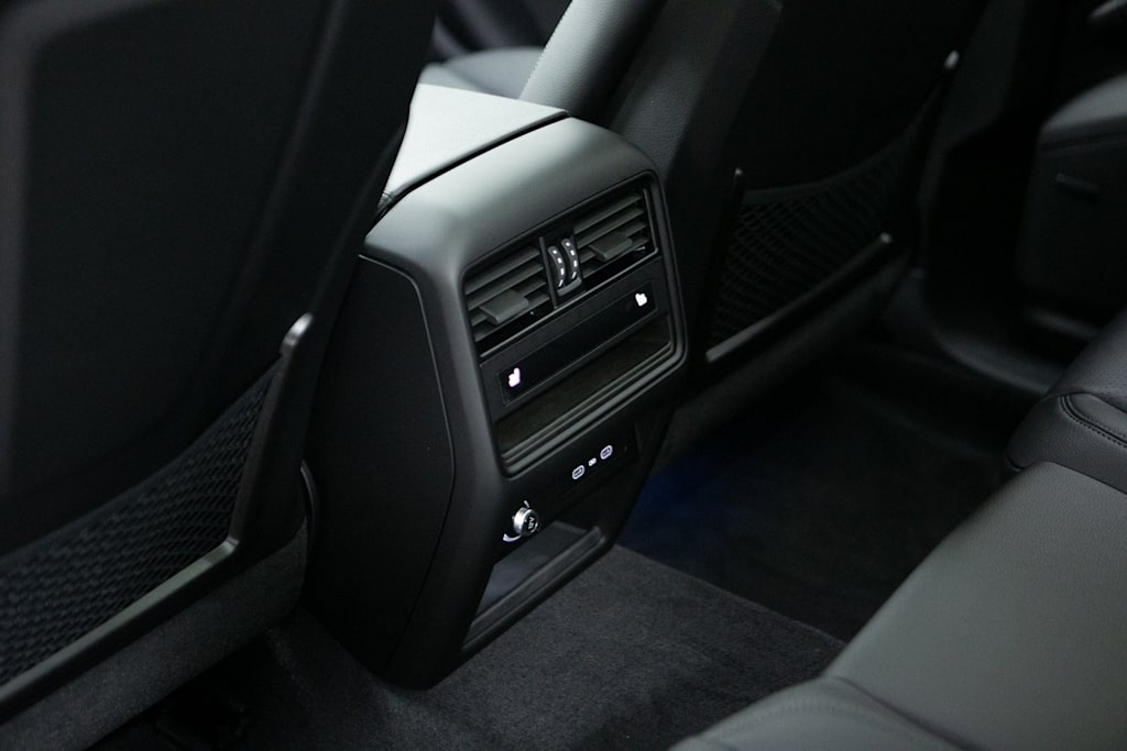 Thumbnail: 2026 Porsche Cayenne - 30