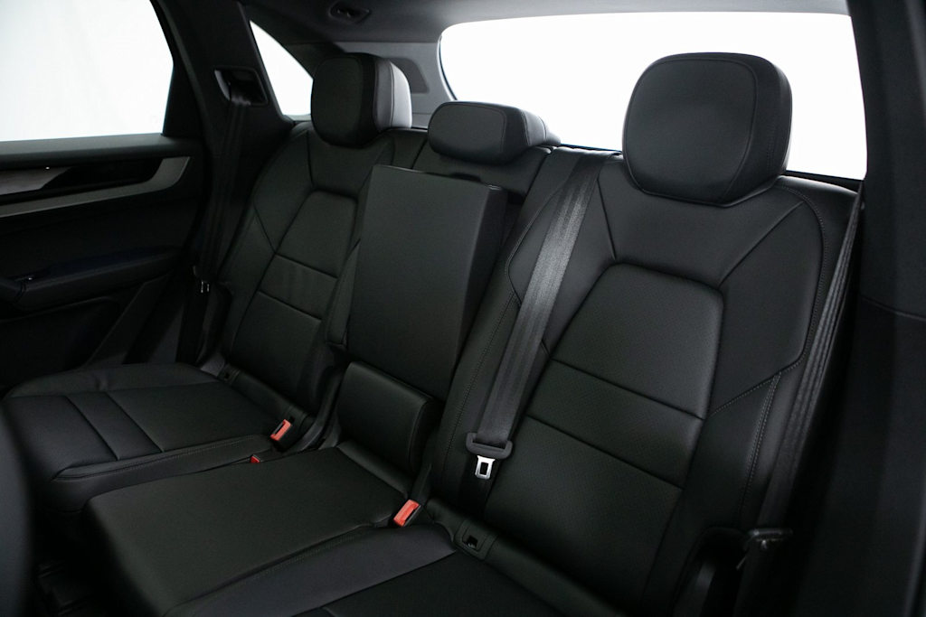 Thumbnail: 2026 Porsche Cayenne - 32