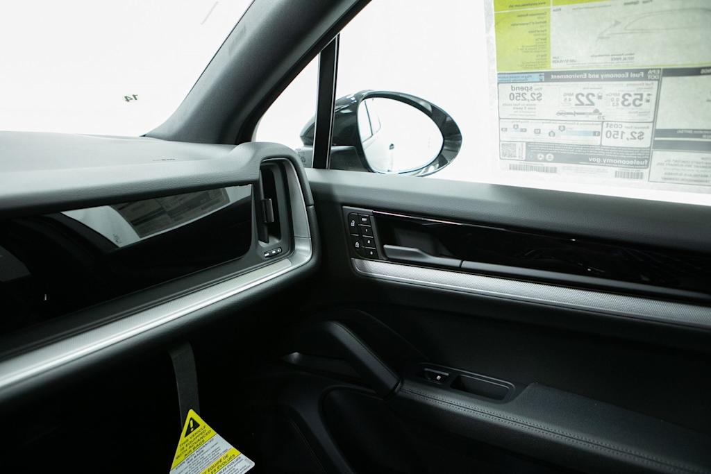 Thumbnail: 2026 Porsche Cayenne - 27