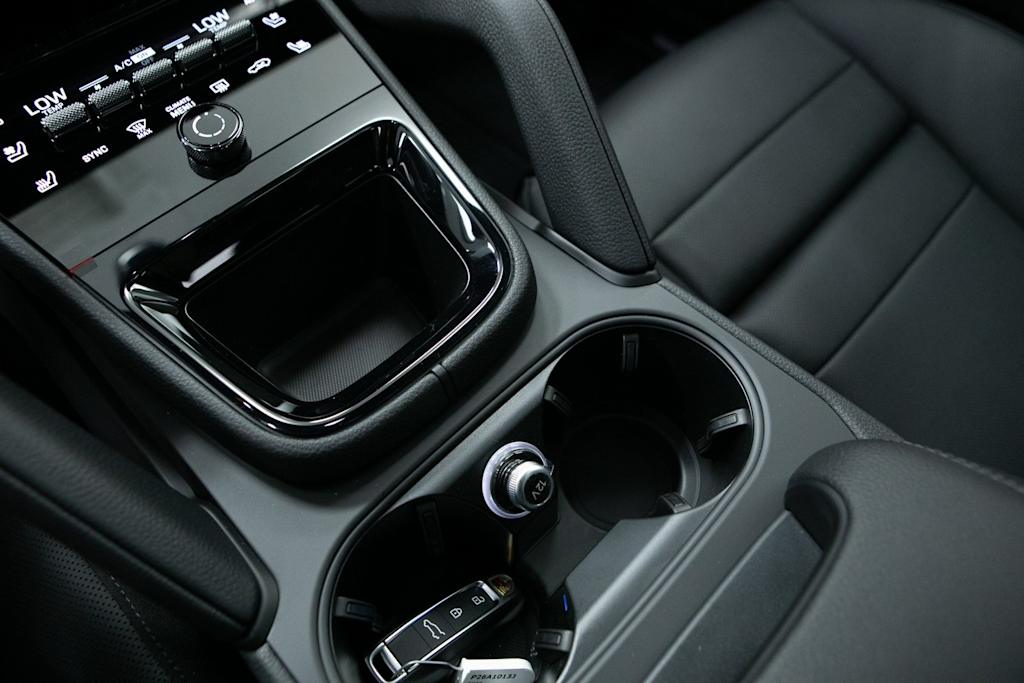 Thumbnail: 2026 Porsche Cayenne - 26