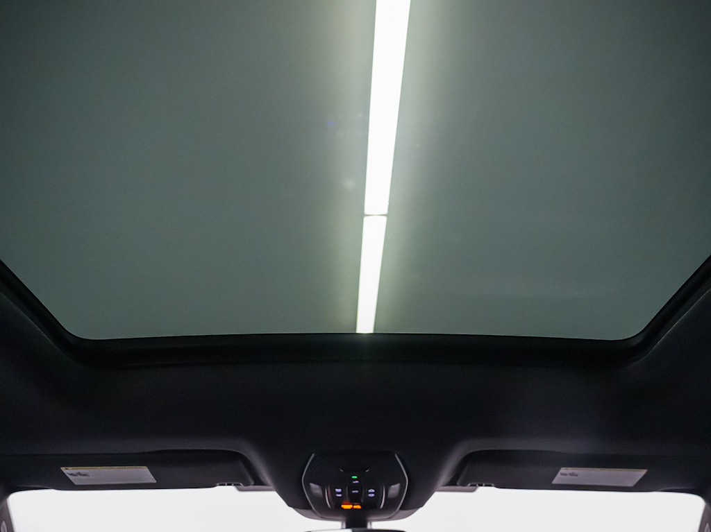 Thumbnail: 2026 Porsche Macan - 23