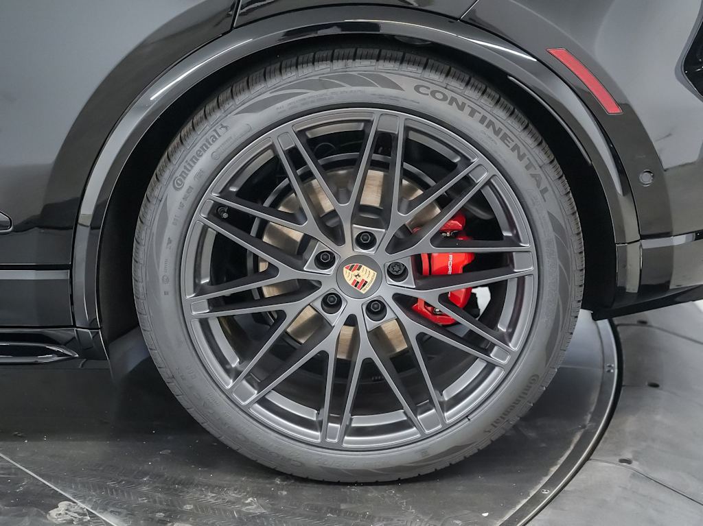 Thumbnail: 2026 Porsche Macan - 20