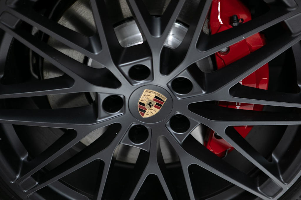 Thumbnail: 2026 Porsche Macan - 5