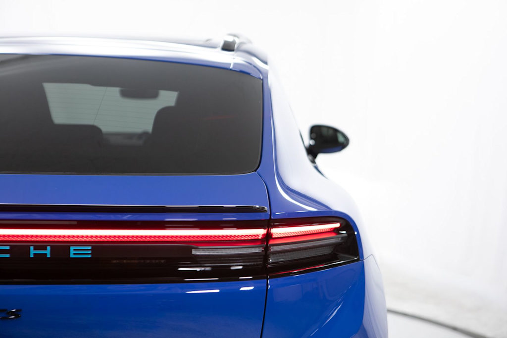 Thumbnail: 2026 Porsche Macan - 25