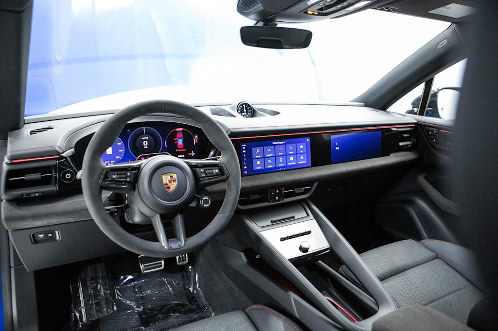 Thumbnail: 2026 Porsche Macan - 6
