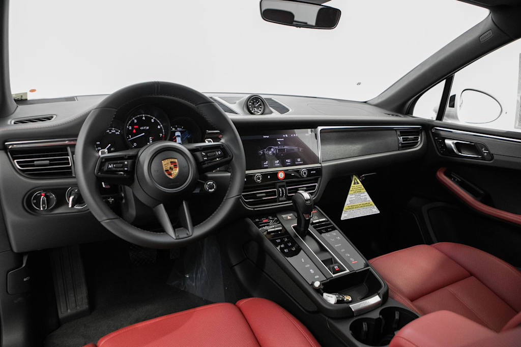 Thumbnail: 2026 Porsche Macan - 8