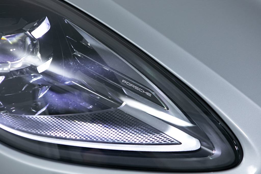 Thumbnail: 2026 Porsche Macan - 21