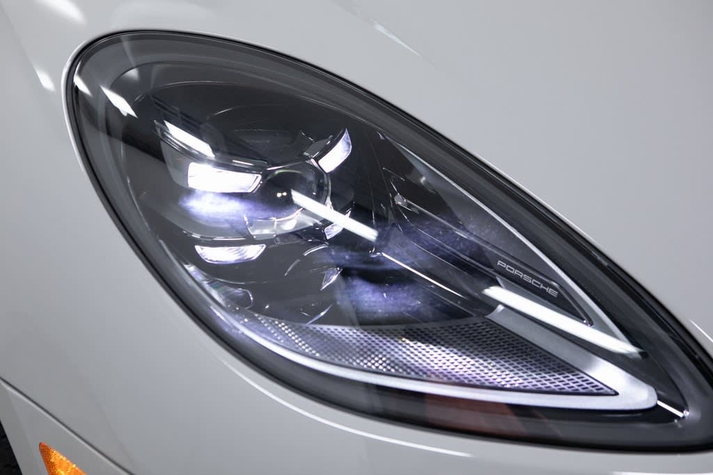 Thumbnail: 2026 Porsche Macan - 34