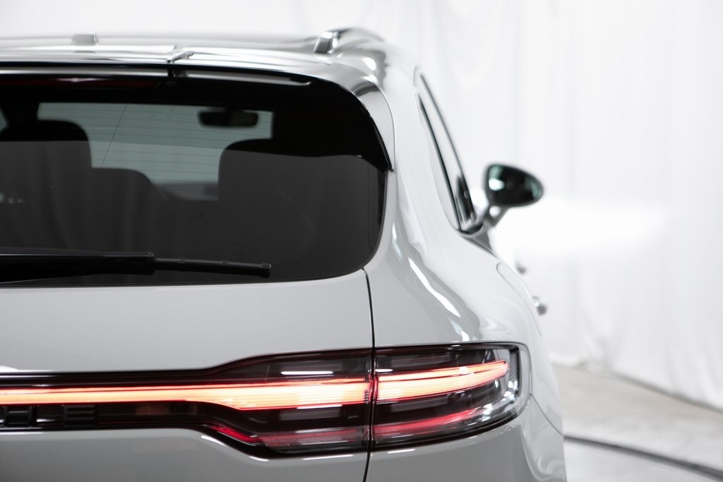 Thumbnail: 2026 Porsche Macan - 39