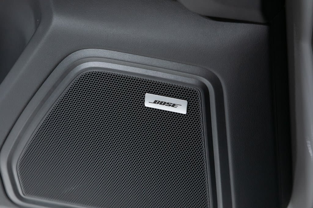 Thumbnail: 2026 Porsche Macan - 14