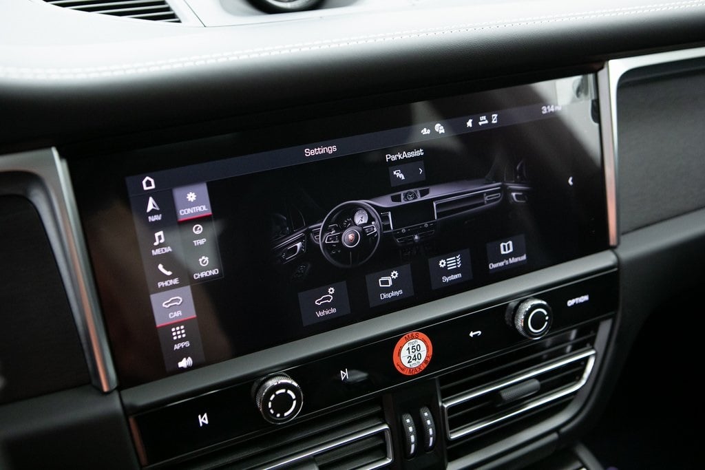 Thumbnail: 2026 Porsche Macan - 11