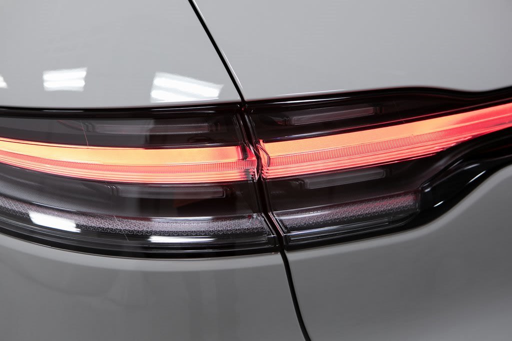 Thumbnail: 2026 Porsche Macan - 36