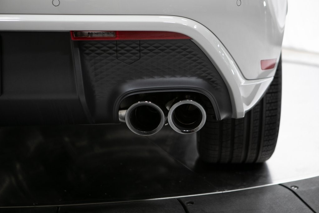 Thumbnail: 2026 Porsche Macan - 38