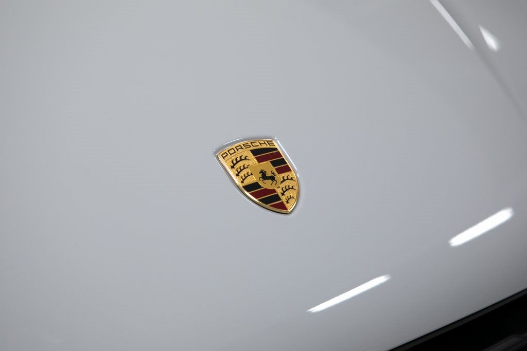 Thumbnail: 2026 Porsche Macan - 35