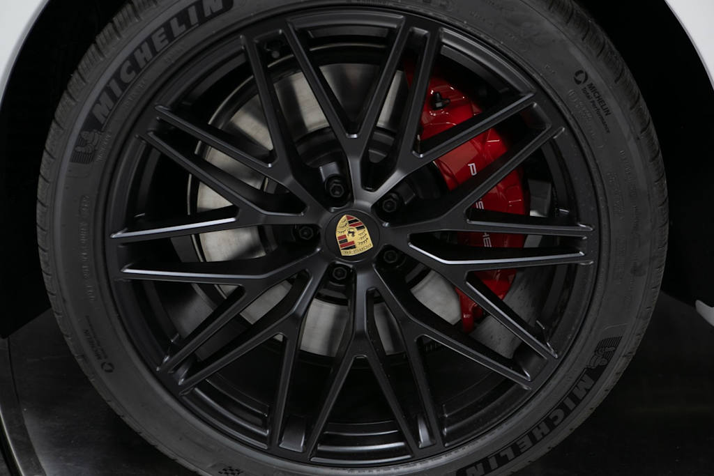 Thumbnail: 2026 Porsche Macan - 4