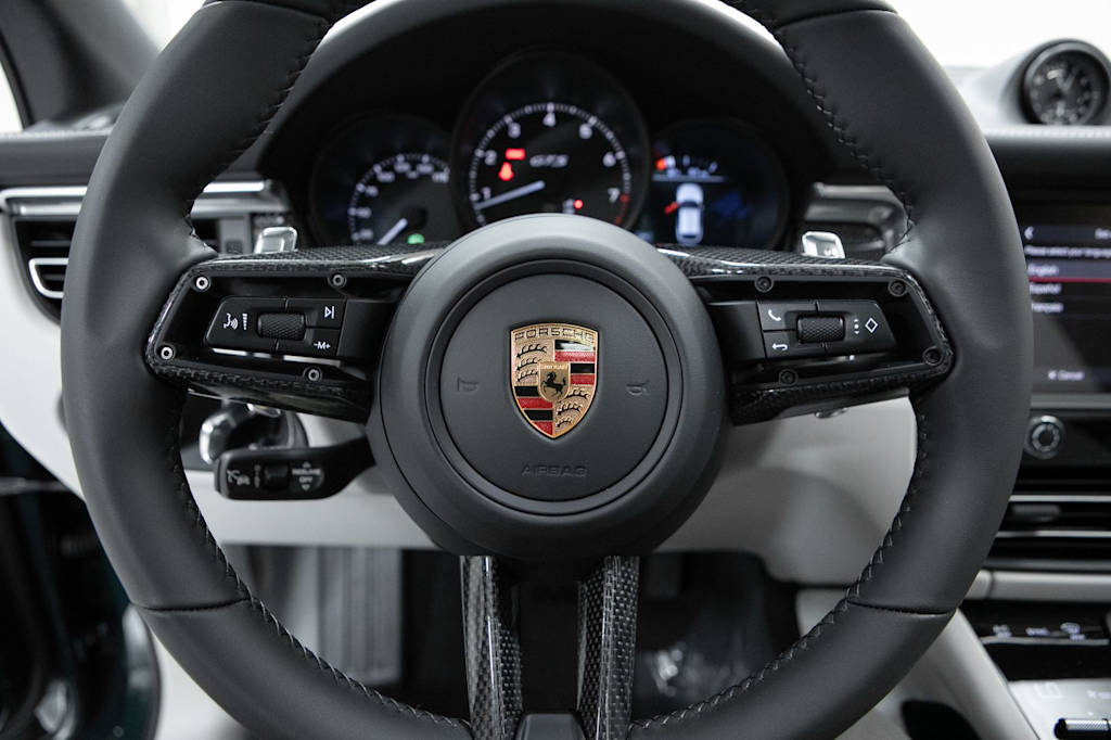 Thumbnail: 2026 Porsche Macan - 10