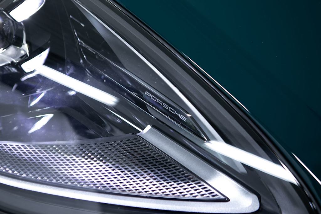 Thumbnail: 2026 Porsche Macan - 12