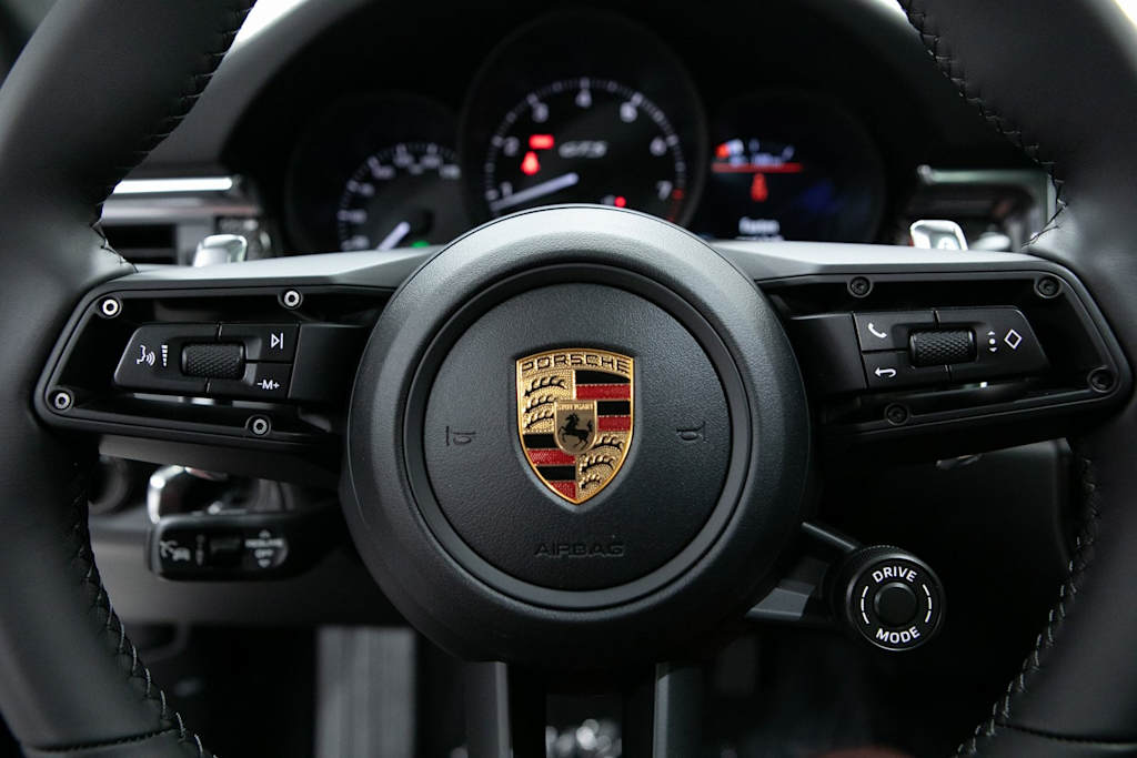 Thumbnail: 2026 Porsche Macan - 19