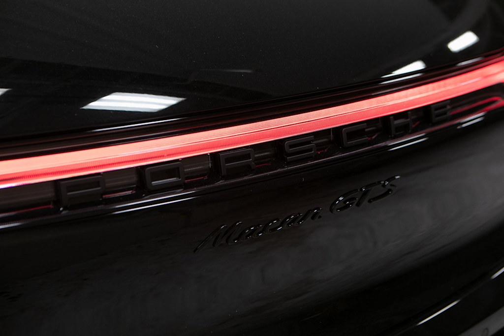 Thumbnail: 2026 Porsche Macan - 5