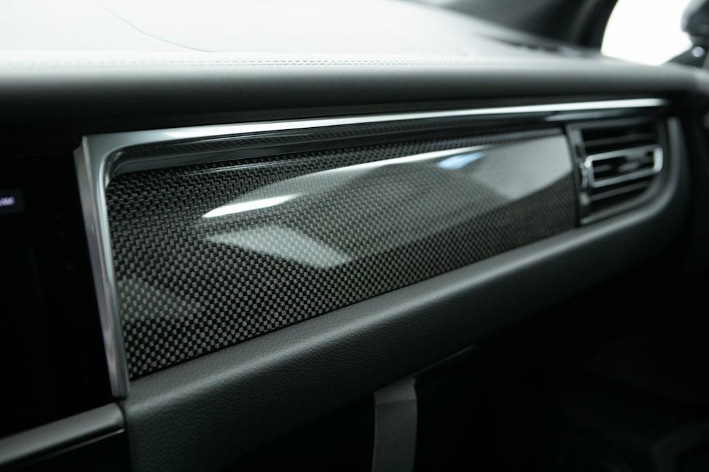 Thumbnail: 2026 Porsche Macan - 26