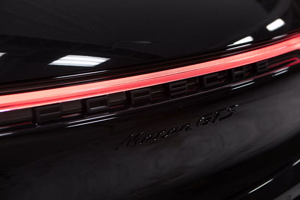 Thumbnail: 2026 Porsche Macan - 6