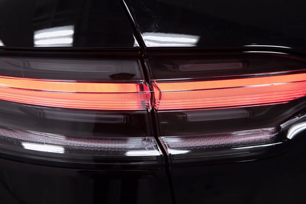 Thumbnail: 2026 Porsche Macan - 23
