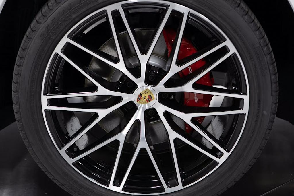 Thumbnail: 2025 Porsche Macan - 7