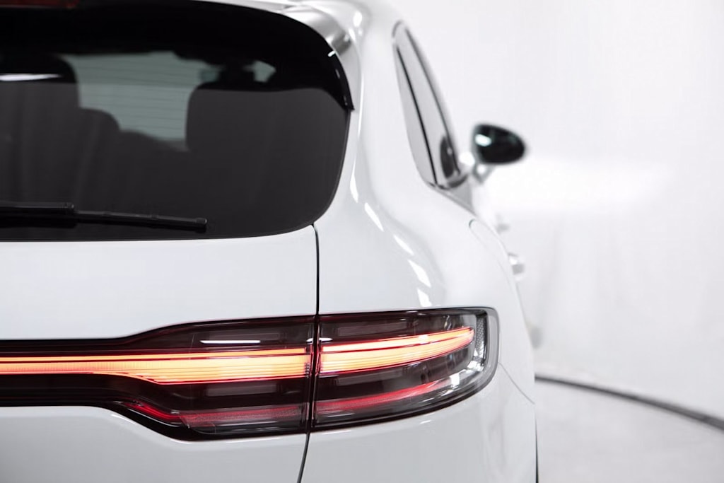 Thumbnail: 2025 Porsche Macan - 38